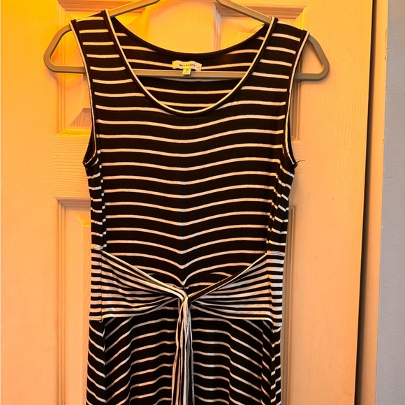 Max Studio Black White Striped Front Tie Maxi Dress: Medium - Picture 6 of 9